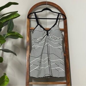 Sea & Sand Beachwear 16 Black White Geometric One Piece Swimsuit Swim Dress
